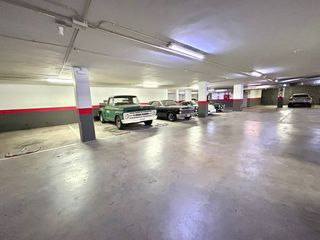 Plaza de garaje amplia + moto