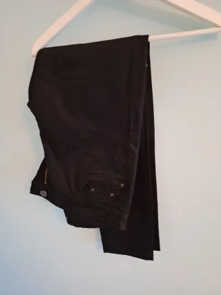Pantalón vaquero negro