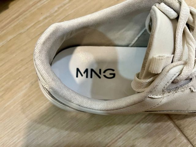 2 pares calzado T.39 (botines tacón y deportivas)