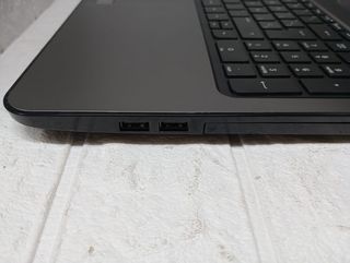 Portatil HP 255 G3 (1781)