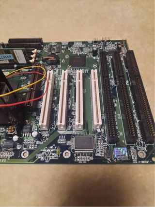 Placa Base Pentium II SLOT 1 QDI -V 233mhz 443LX