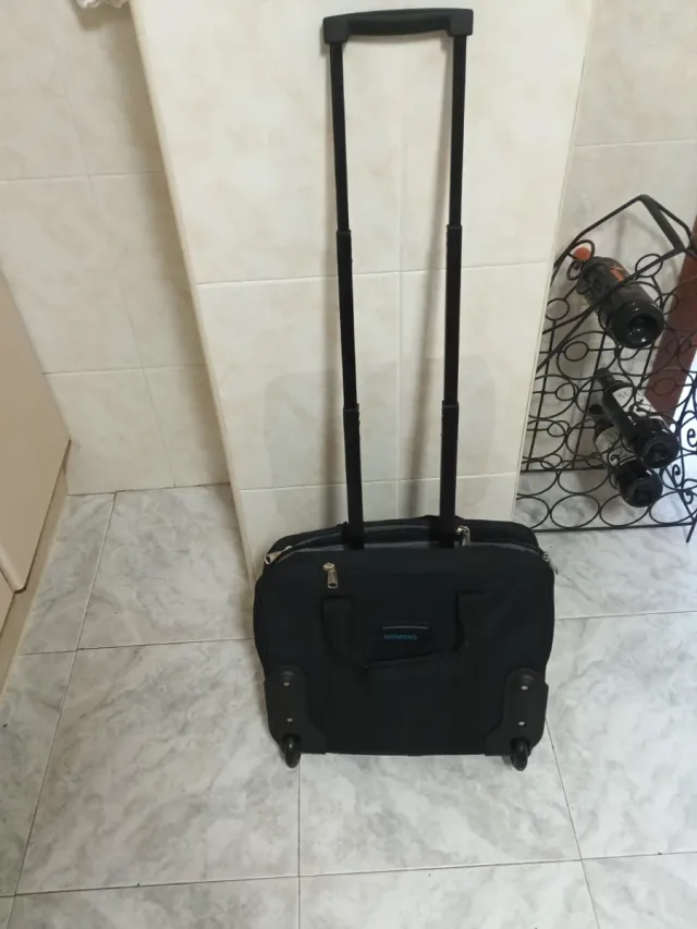 Troler de dos ruedas nuevo.Precio negociable.