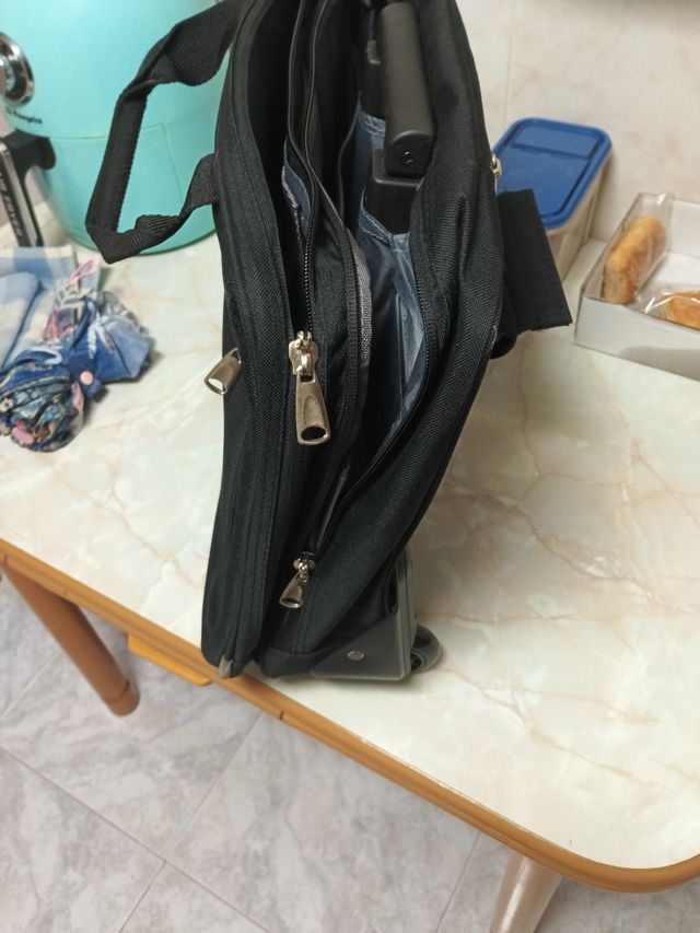 Troler de dos ruedas nuevo.Precio negociable.