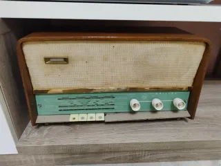 Radio Philips Antigua Madera y Metal