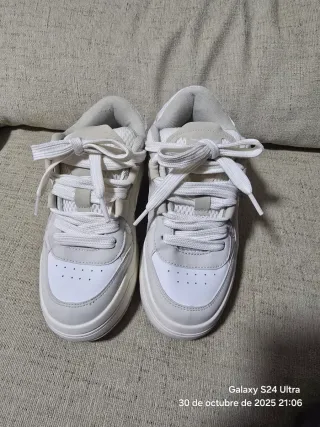 Zapatillas Bershka Blancas y Grises