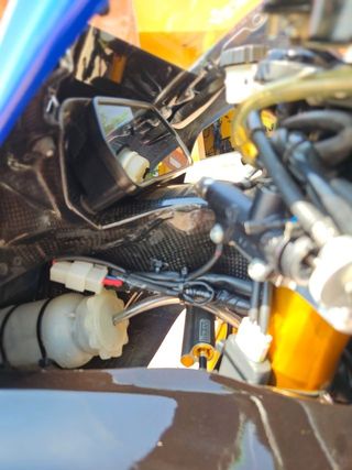 -13% Yamaha R1 RN65 SBK GYTR FULL Moto de circuito