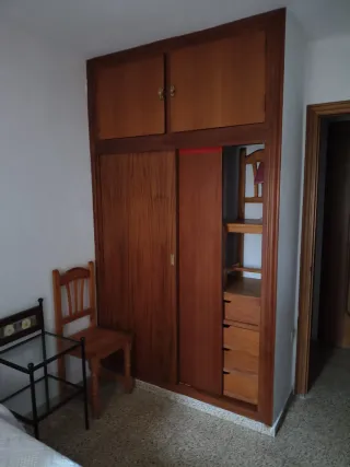 Habitación en alquiler para mujer trabajadora 
