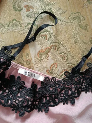 Set 2 canotte con pizzo