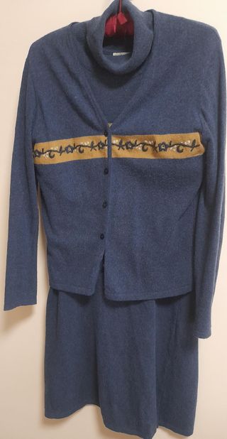 Vestido punto azul con chaqueta a juego