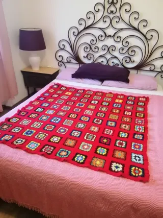 Coperta uncinetto granny squares rossa