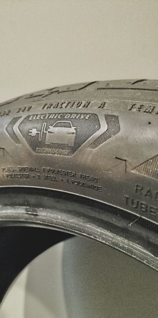 VW ID3 Goodyear EfficientGrip 215/50 R19 93T
