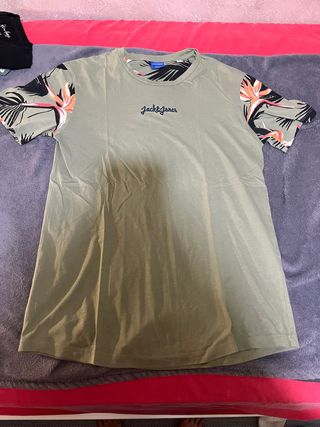 Camiseta Jack & Jones verde floral