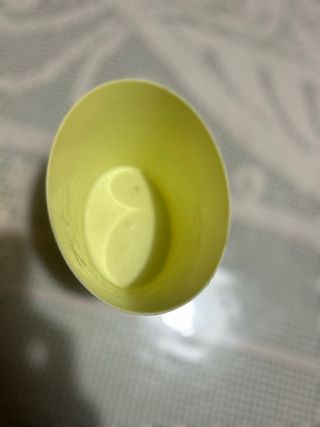 Porta sale giallo in plastica