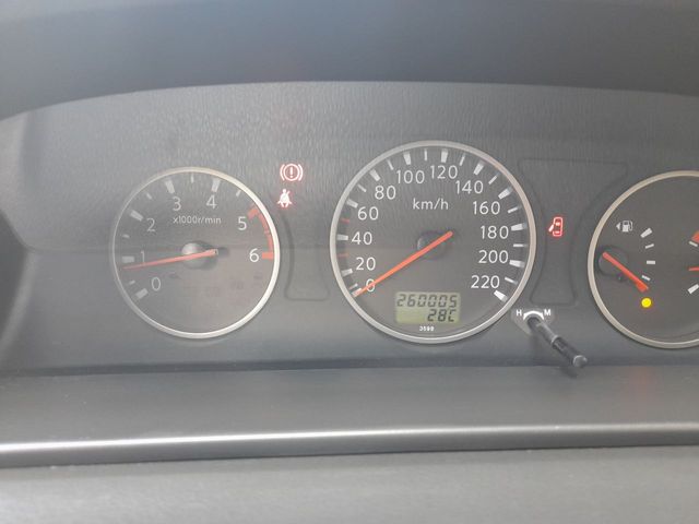 Nissan X-Trail 2.2 dCi COLUMBIA TITANIUM