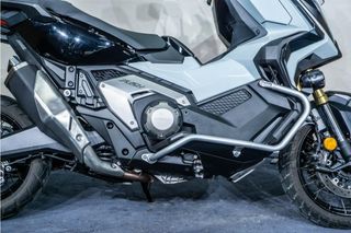 HONDA XADV 750 DEFENSAS LATERALES * ANTINIEBLA * POCOS KM * CUPULA