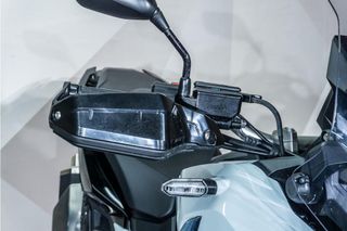 HONDA XADV 750 DEFENSAS LATERALES * ANTINIEBLA * POCOS KM * CUPULA