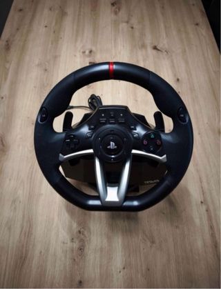 Volante + pedales Hori para PS4 y pc
