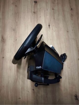 Volante + pedales Hori para PS4 y pc