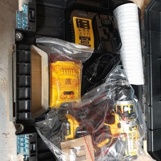 Taladro DeWalt 18V Litio Ion 2.0Ah DCD795D2