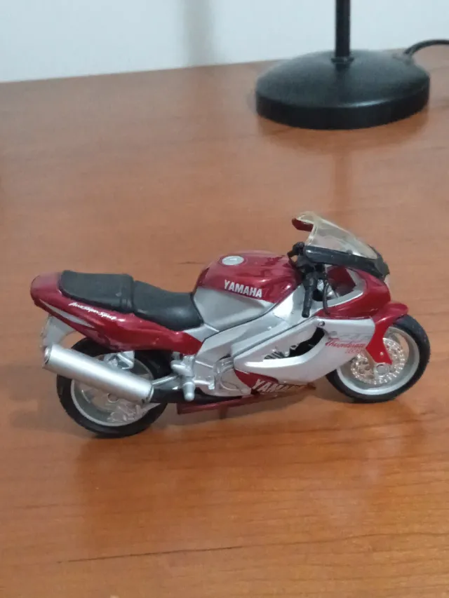 Miniaturas Honda CBR 600, Ducati 748 y Yamaha GTS