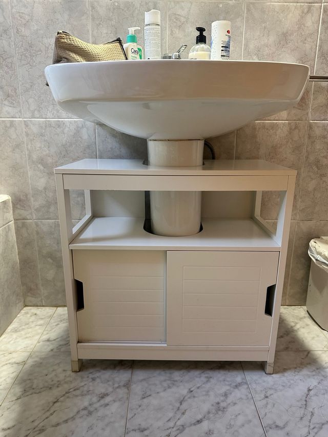 Mobili da bagno bianchi