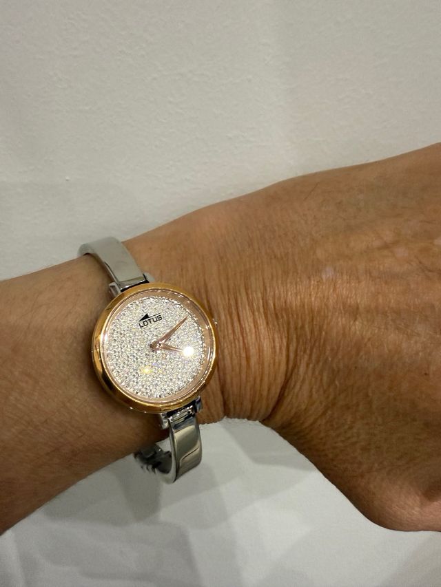 Reloj Lotus Mujer Esfera Diamantes Dorado