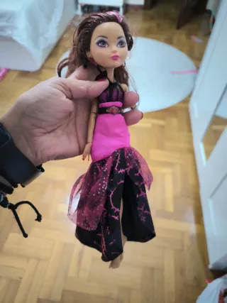 Muñeca Ever After High Briar Día del Destino
