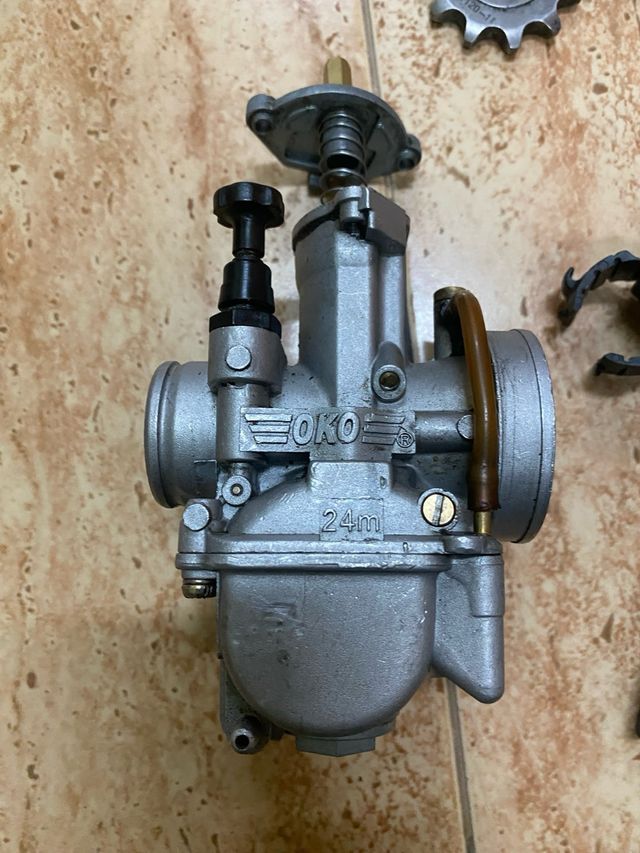 Carburador OKO 24mm + portamatriculas