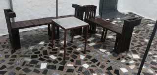 Sillones de palets con mesa para patio