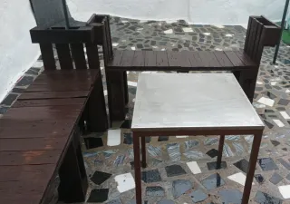 Sillones de palets con mesa para patio