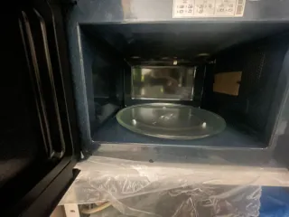 Microondas Samsung Plata y Negro