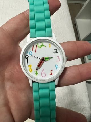 Reloj infantil multicolor con correa
