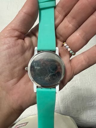 Reloj infantil multicolor con correa
