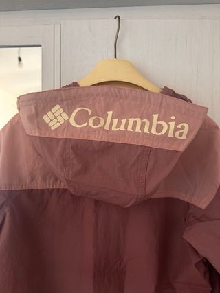 Chubasquero Columbia Marrón y Rosa