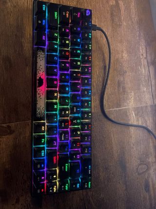 Teclado Mecánico 60% RGB