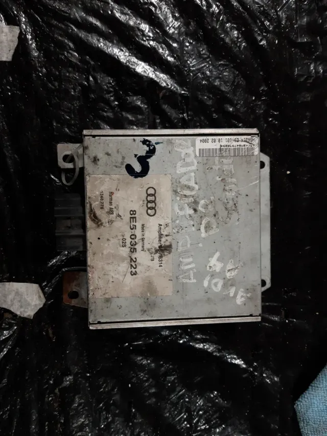 Amplificador Audi A4 8E5-035-223