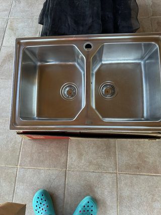 Fregadero doble seno inox.