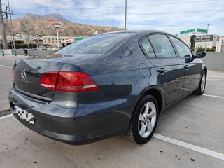 Volkswagen Passat 2011