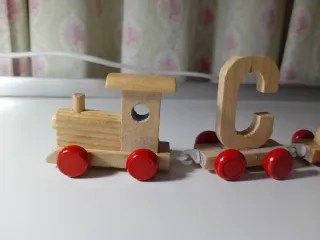 Tren de madera nombre CARMEN