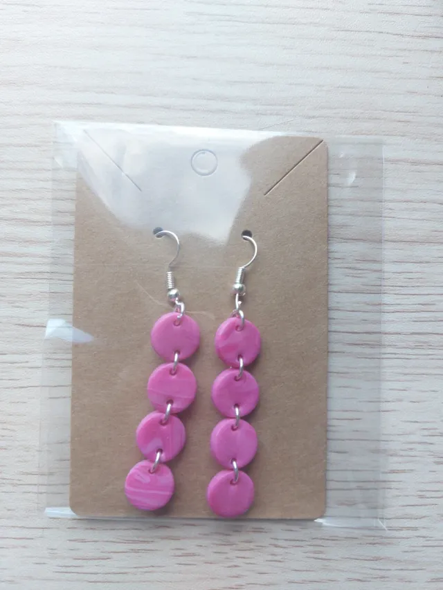 Pendientes artesanales de arcilla polimérica