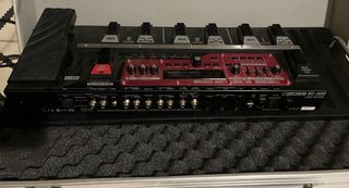 Boss RC-300 Loop Station
base + flight case