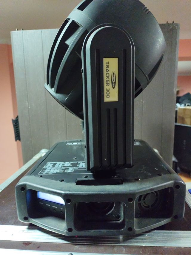 Cabeza movil Showtec Tracker 300 LED