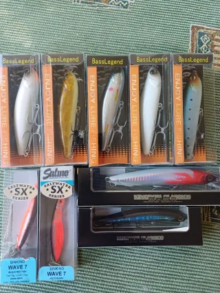 Lote de 9 señuelos de pesca.