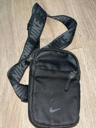 Riñonera Nike Negra