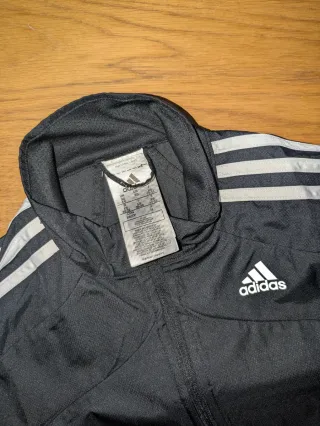 Chaqueta cortavientos Adidas negra