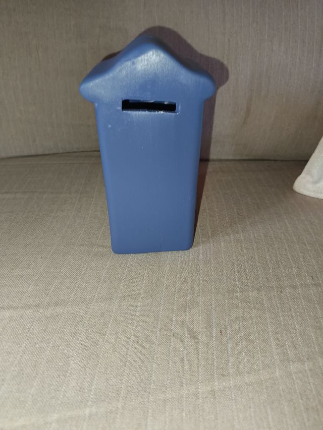 Lote hucha metal y  otra de cerámica