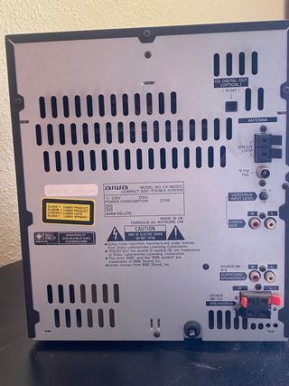 Minicadena Aiwa NSX-500 con altavoces