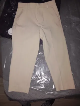 Traje de niño beige