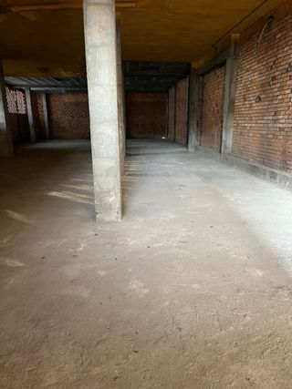 Local comercial 360m2 en El Barco de Valdeorras.