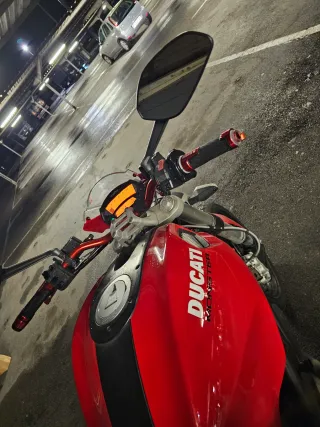 Ducati Monster 696 ABS